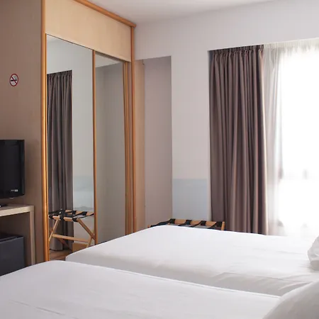 Ξενοδοχείο Ezeiza 2*