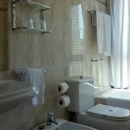 Отель Ezeiza Сан-Себастьян